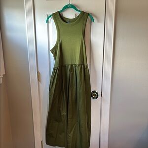 Old Navy Green Pleated Sundress Midi